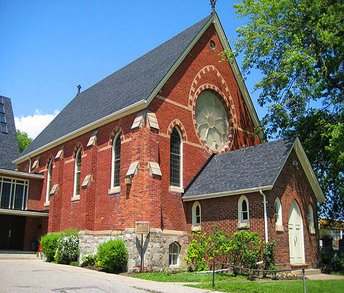 威克斯福德1317年建市，是爱尔兰东南部的城市威克斯福德郡首府，濒临大西洋的圣乔治海峡。这里多古堡及古修道院等建筑物，是著名的旅游中心。