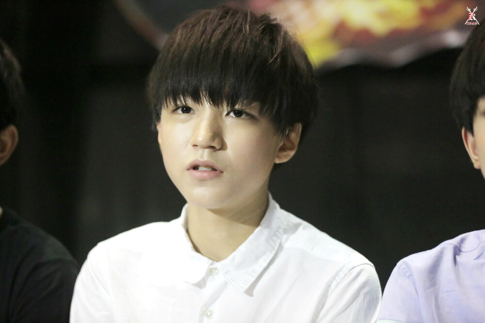 TFBOYS王俊凯 2014.8.5 热力赛车新闻发布会采访。cr:LOGO