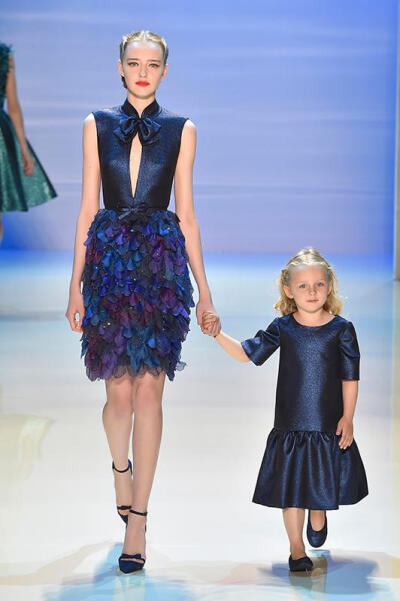 Georges Hobeika 2014-15秋冬系列从莫奈经典永恒的作品中汲取灵感，描摹出来自奇幻梦境的优雅女子的形象。