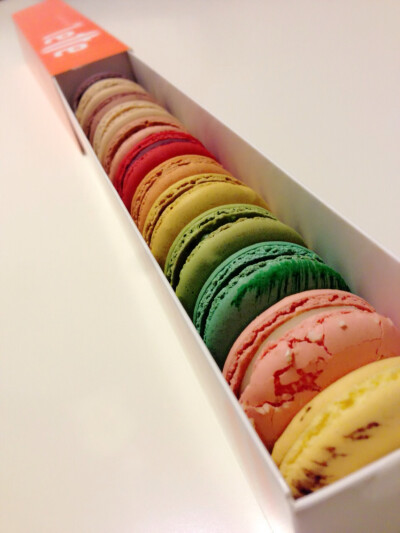 rainbow macaron *