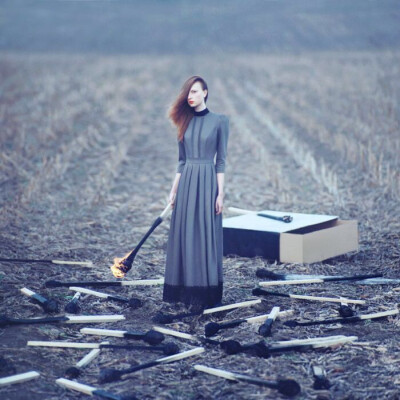 美麗世界的孤獨靈魂。作者：烏克蘭攝影師Oleg Oprisco。像個精靈的女孩