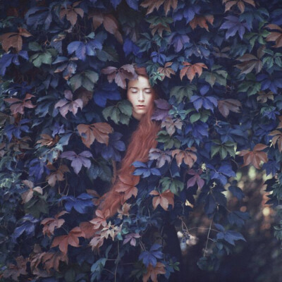 美麗世界的孤獨靈魂。作者：烏克蘭攝影師Oleg Oprisco。像個精靈的女孩