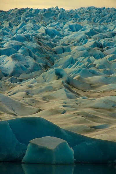 Grey Glacier Torres del Paine, Patagonia, Chile。智利巴塔哥尼亚百内国家公园古雷冰川。