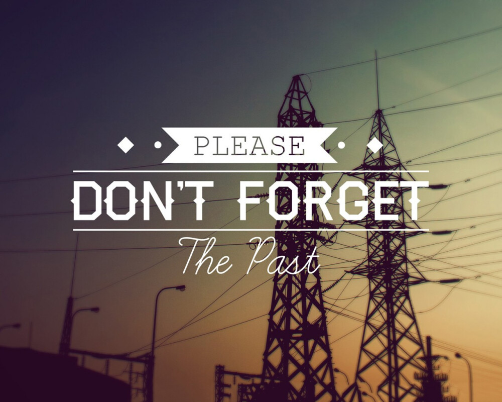 The worst way to miss someone is to be sitting right beside them knowing you can't have them. 失去某人，最糟糕的莫过于，他近在身旁却犹如远在天边．