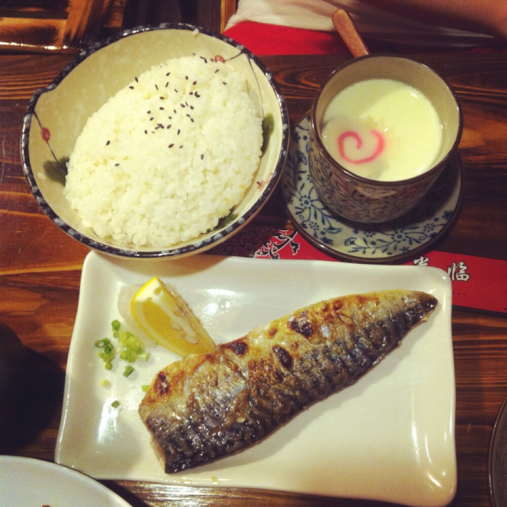 烤青花鱼定食