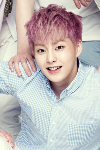 EXO 自然乐园画报之XIUMIN 扫图 CR：SeoJeong