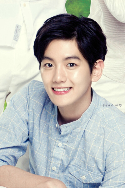 EXO 自然乐园画报之BAEKHYUN 扫图 CR：SeoJeong