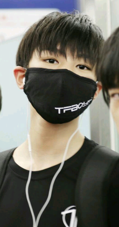 TFboys 队长 主唱 门面担当，王俊凯