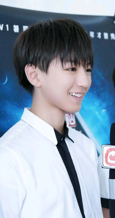 TFboys 队长 主唱 门面担当，王俊凯