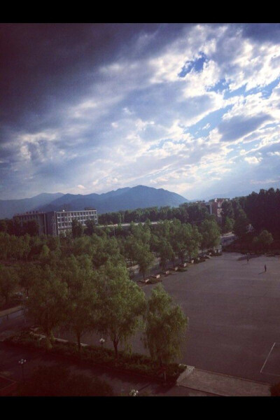 我来到你的城市，走你走过的路，看你看过的风景。