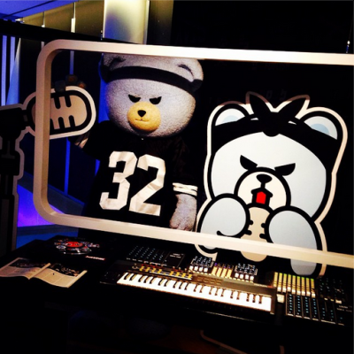 In the Studio. Mic testing… #krunk #gallery #grandopening #20140826 #dongdaemun #lottefitin #9f #klive