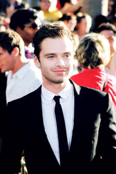 Sebastian Stan. 384（之红毯上的烈焰红唇）………