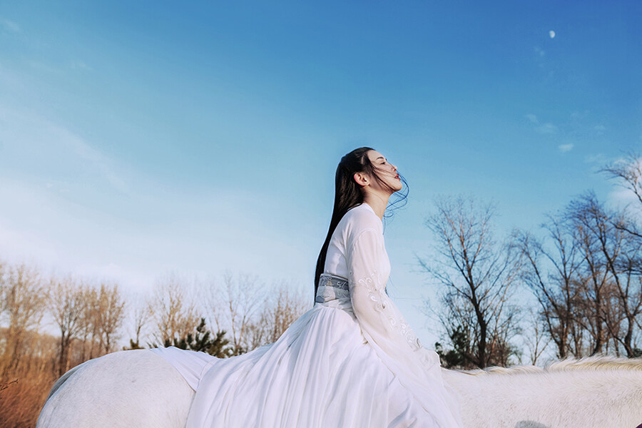 | Xinyuan Calendar 2014 | Model / Zhang Xinyuan ( 張辛苑 ) Make-up artist / CRicky（ 瑞奇 ） - 2013.12 -扣桑