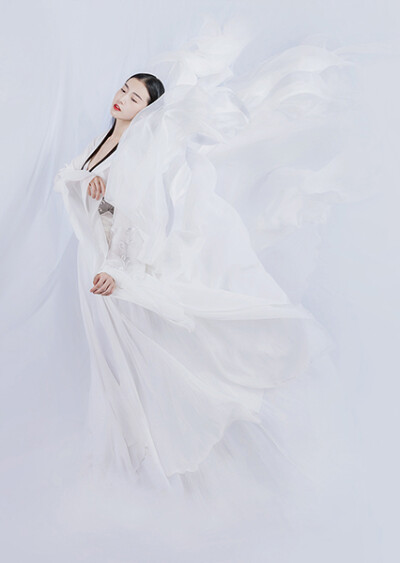 | Xinyuan Calendar 2014 | Model / Zhang Xinyuan ( 張辛苑 ) Make-up artist / CRicky（ 瑞奇 ） - 2013.12 -扣桑