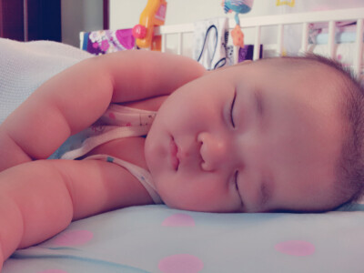 麻麻索睡觉要枕头，我表啦！