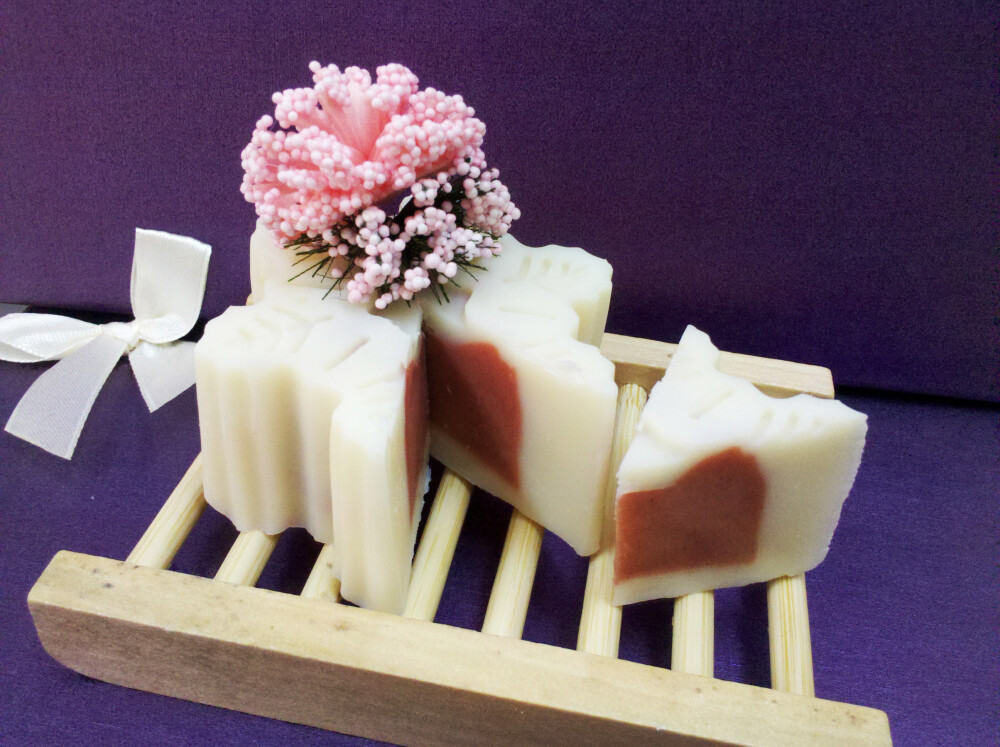 里面是有馅的·~~~送给你爱的人吧~中秋佳节倍思亲