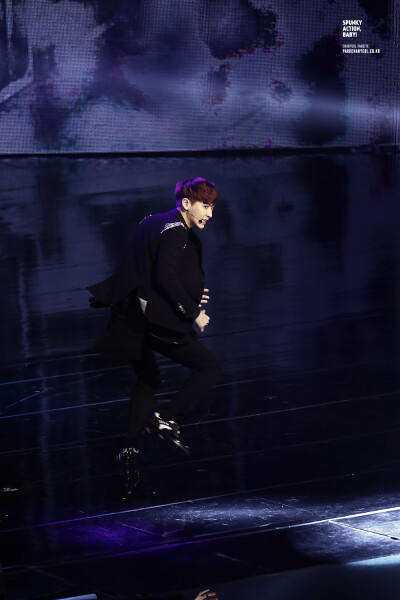 灿烈#壁纸#皮肤#140527 第50回百想艺术大赏 ٩̋(๑˃́ꇴ˂̀๑) 我会飞 [点击出大图]