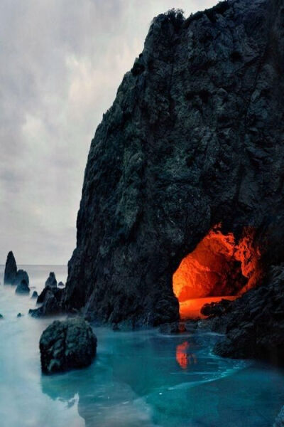 Matador Cave, Malibu, California,USA。美国加利福尼亚州马里布。