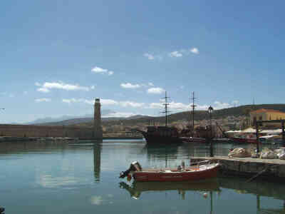 克里特岛的雷西姆农(Rethymnon)港口