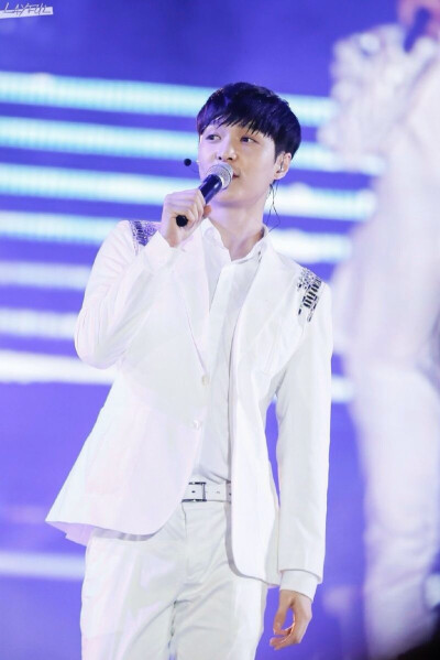 exo 张艺兴lay