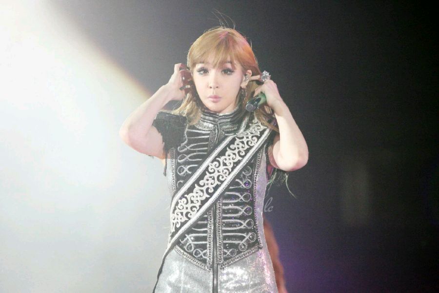 朴春 2NE1 PARK BOM