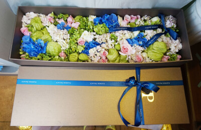 鲜花混搭大枪炮礼盒 —珠海花宫坊 http://shop108412070.taobao.com