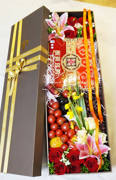 水果月饼中秋鲜花大枪炮礼盒 —珠海花宫坊 http://shop108412070.taobao.com