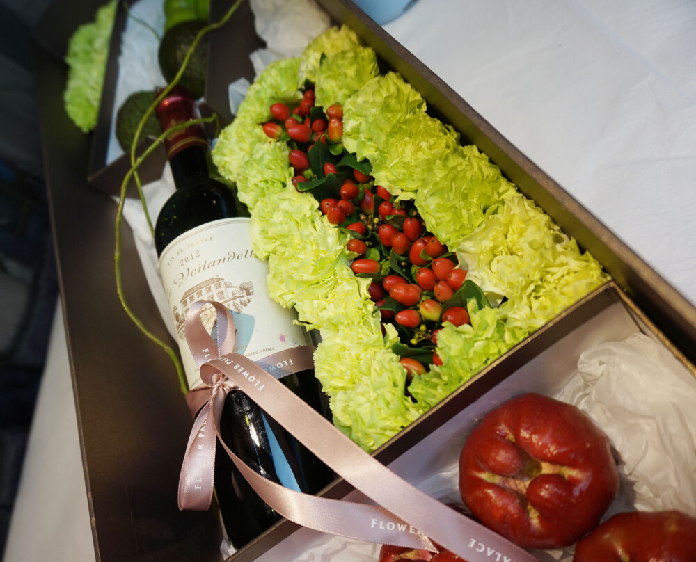 水果鲜花枪炮礼盒 —珠海花宫坊 http://shop108412070.taobao.com