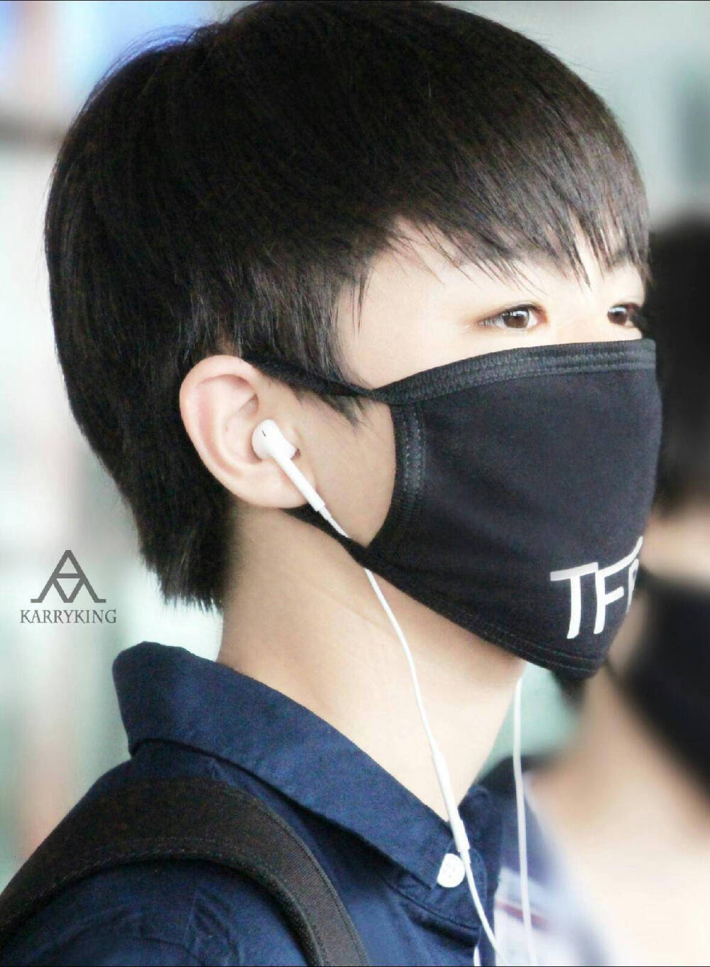 TFBOYS王俊凯 140704江北机场--首都机场 cr:logo