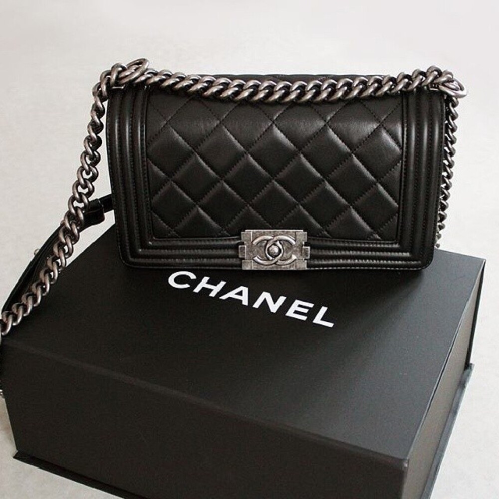 chanel the boy classic black