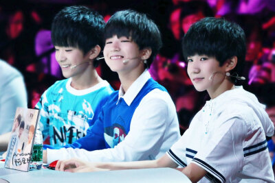 TFBOYS王俊凯2014.8.28深圳卫视年代秀录制 CR:LOGO