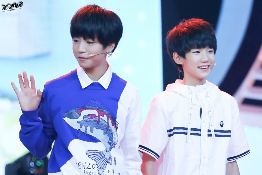 TFBOYS王俊凯2014.8.28深圳卫视年代秀录制 CR:LOGO