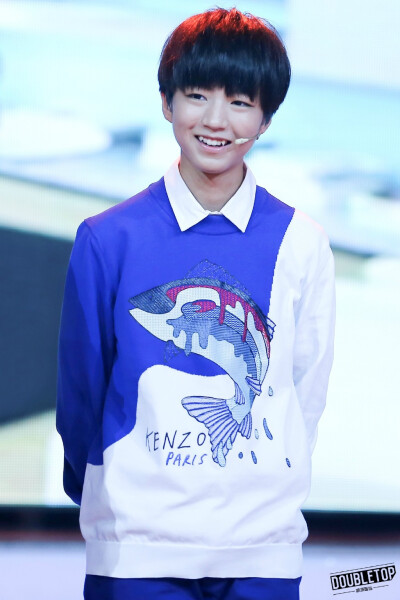 TFBOYS王俊凯2014.8.28深圳卫视年代秀录制 CR:LOGO