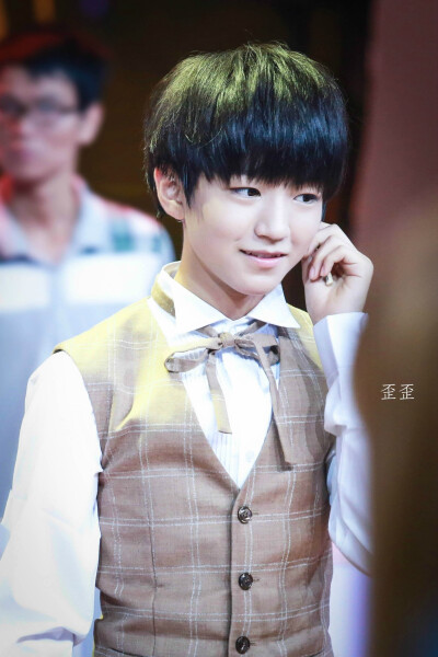 TFBOYS王俊凱 2014.8.28 年代秀。cr:LOGO