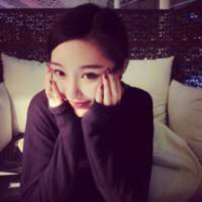 Y.女生头像 什么人值得信任值得付出我不想磨光热情最后一场空