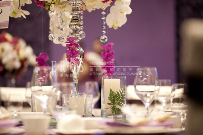 【北京伊洛斯】紫色梦幻婚礼； 紫色，多情和浪漫的颜色。在那紫色的空间里，找寻一个真实、自由、开心、快乐的自我。在那个紫色的梦里，收藏着一份紫色的浪漫、爱情与快乐...... ；伊洛斯婚礼策划公司（Eros Wedding…