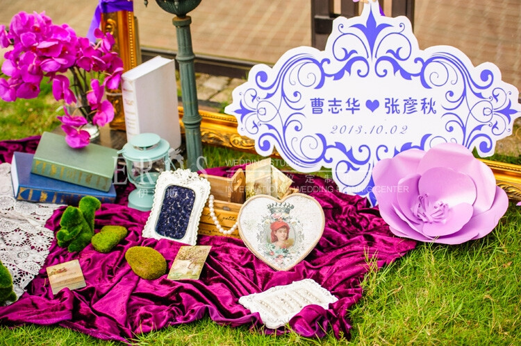 【北京伊洛斯】森系复古教堂婚礼； 在神圣的教堂里，来一场真正的定制婚礼，共同承诺爱TA、保护TA、尊重TA、呵护TA，不论逆境一直爱下去。 斯婚礼策划公司（Eros Wedding Service）率先把欧美浪漫随心的婚庆模式引入中国，并结合日韩的细腻情怀而不失中国元素，贴近新人的需求。致力于打造个性化的婚礼策划服务，以满腹高端客户群的需求。它让每个婚礼庆典格外与众不同——个性、时尚、创新。