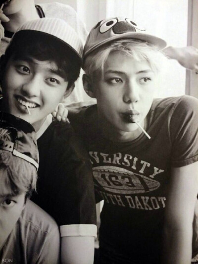 EXO吴世勋 嘟暻秀