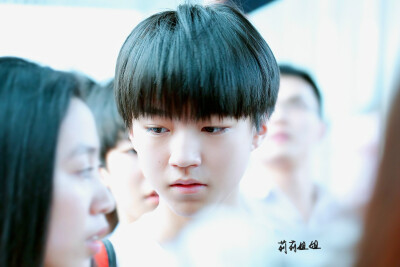 王俊凯 TFBOYS TFBOYS王俊凯 江北机场--首都机场 cr:logo