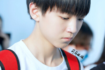 王俊凯 TFBOYS TFBOYS王俊凯 江北机场--首都机场 cr:logo