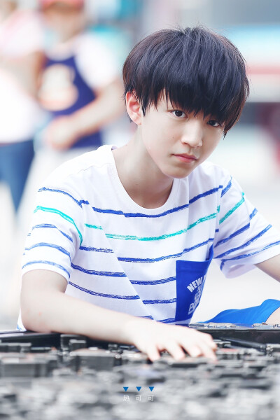 TFBOYS王俊凯 台湾拍摄不剧透高清。cr:LOGO