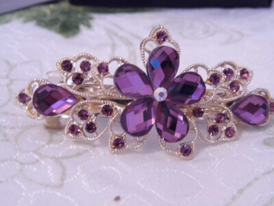 很漂亮的水晶发夹的哈 要了紫色的，特别的好看的哈