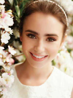 Lily Jane Collins 莉莉·柯林斯