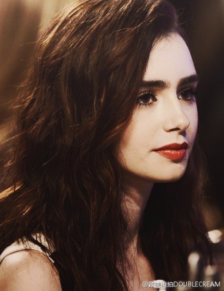 Lily Jane Collins 莉莉·柯林斯