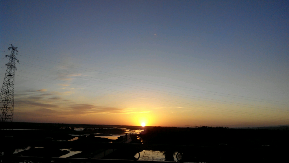 最爱我的家乡，伊犁河落日