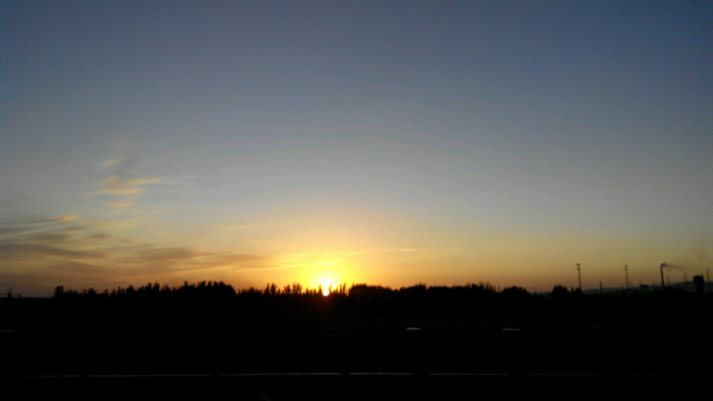 最爱我的家乡，伊犁河落日