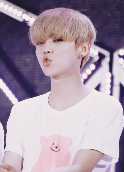 来 啵一下 鹿晗