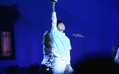 王俊凯 140908 央视中秋晚会 cr: LOGO