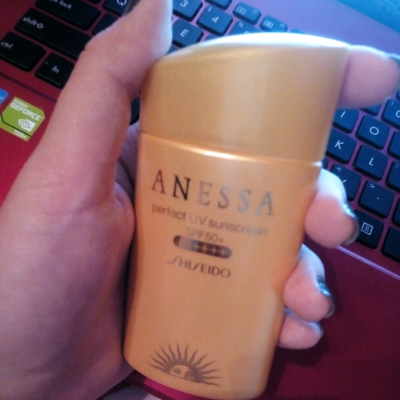 日代防晒 柠家 2014新版资生堂anessa/安耐晒金瓶 SPF50+ 60ml装 http://tb.cn/YSuw1Vy