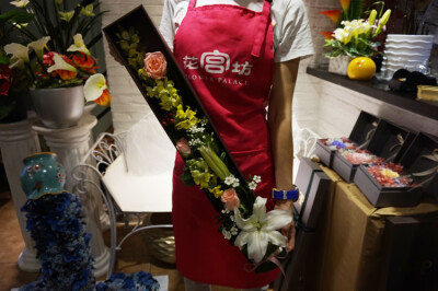 鲜花枪炮礼盒 —珠海花宫坊 http://shop108412070.taobao.com